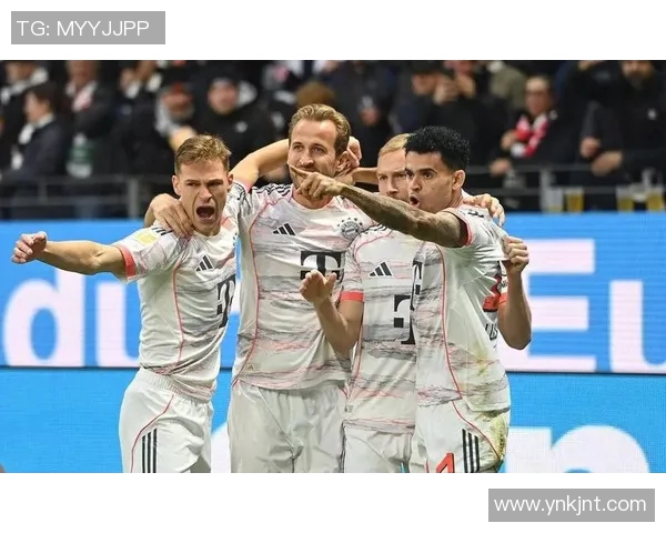 凯恩的传奇之路：从青涩少年到足球巨星的成长历程与荣耀时刻